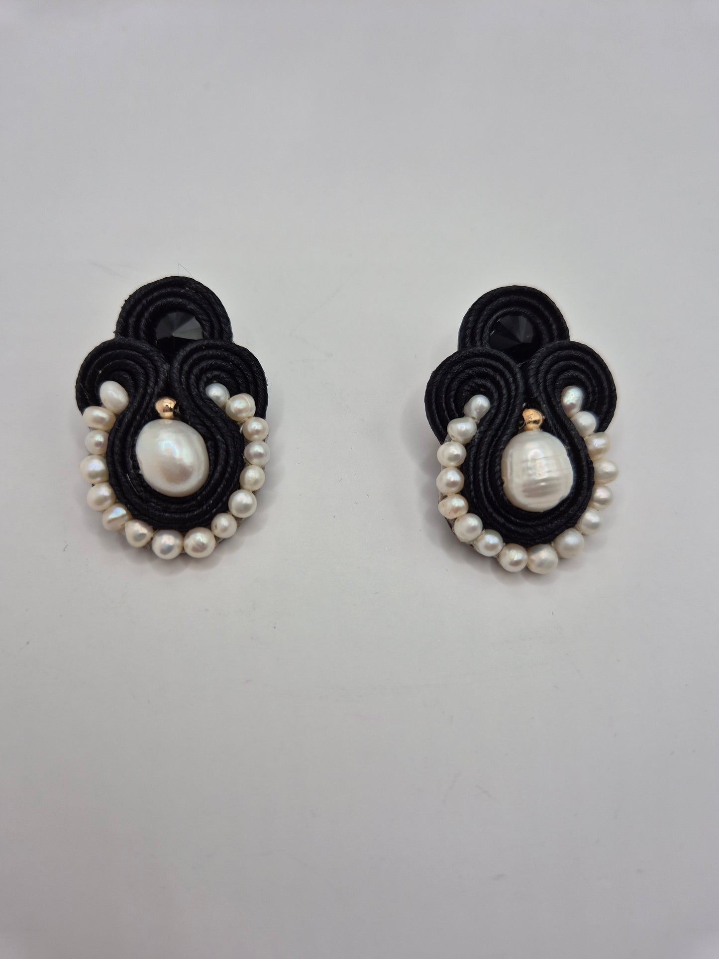 Eira Pearl Earrings