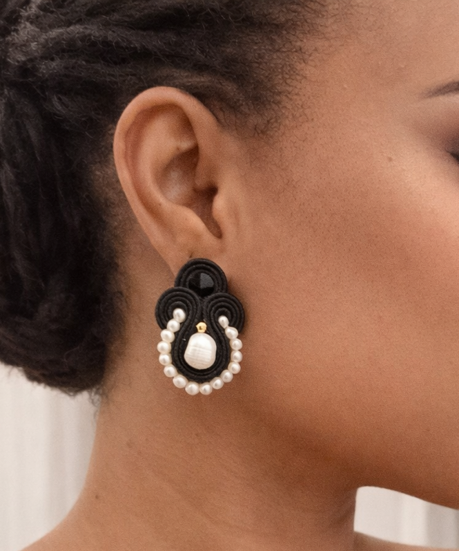 Eira Pearl Earrings
